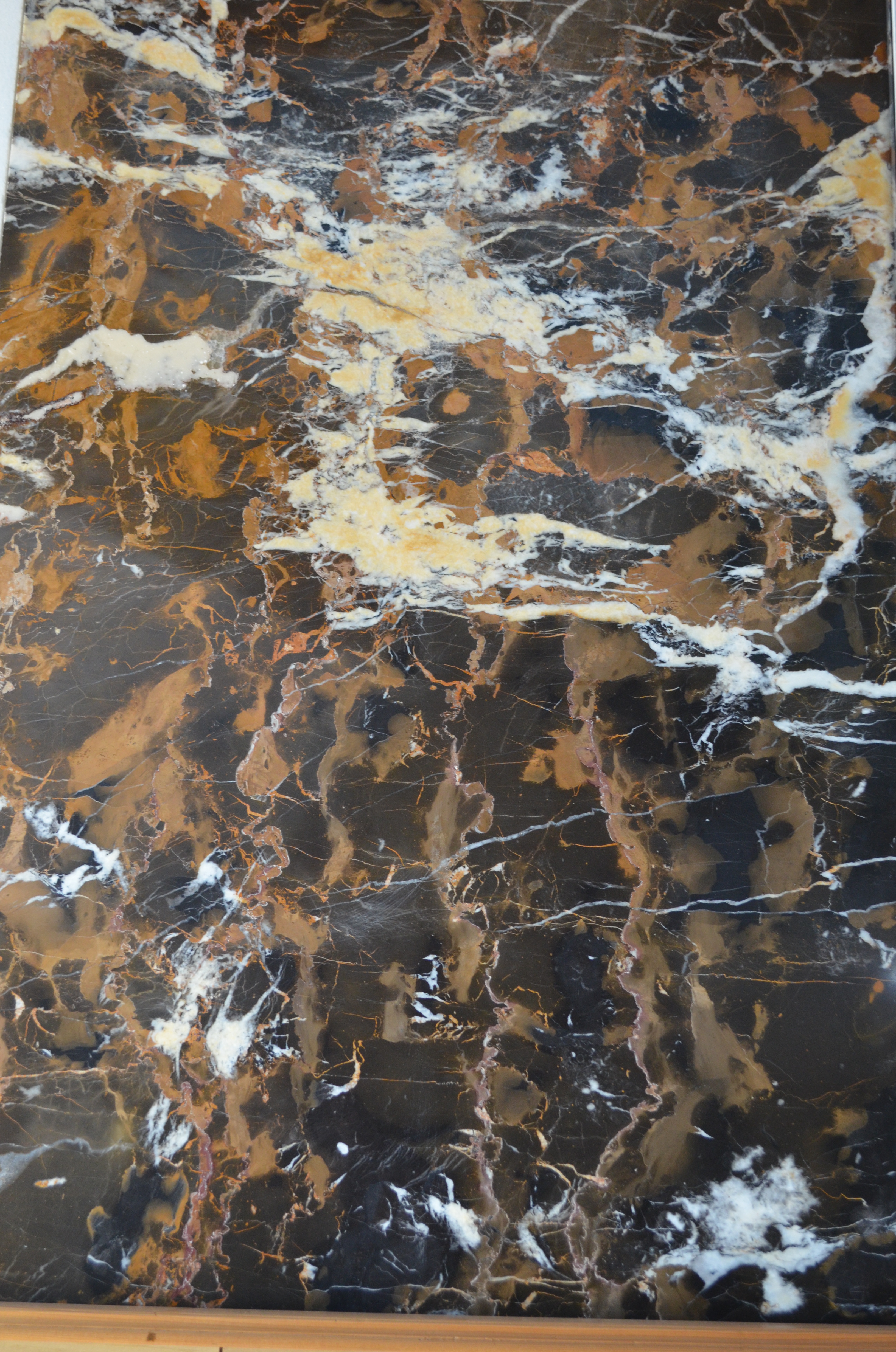 Michelangelo marble slab with gold veining