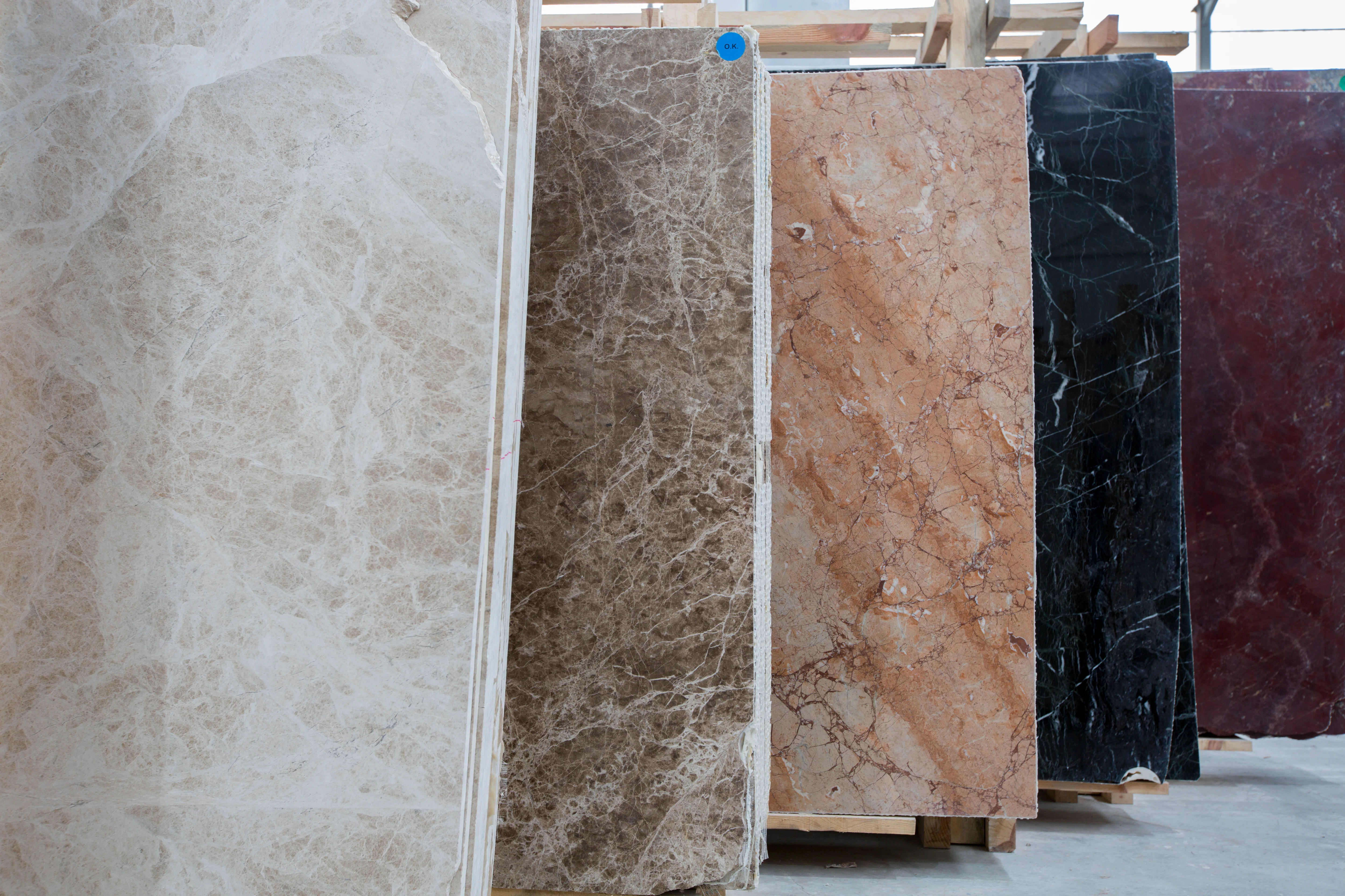 Natural marble slabs inventory at IGM showroom